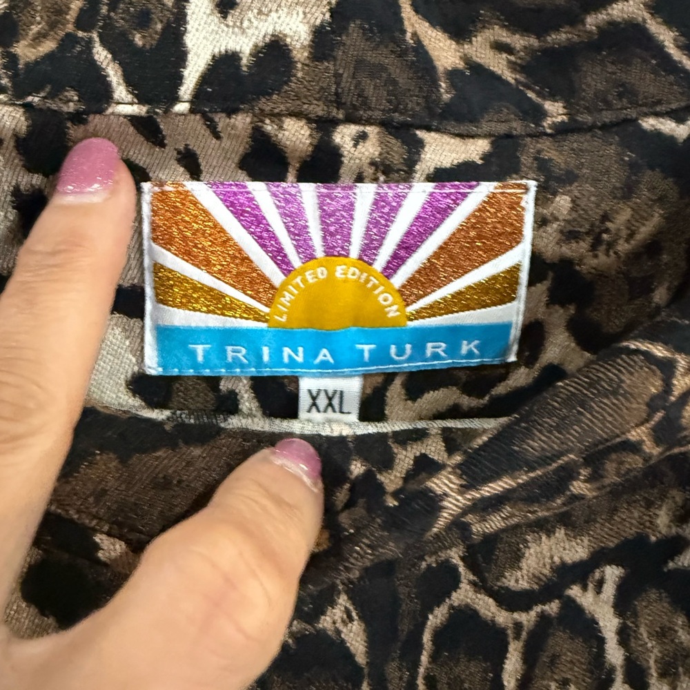 NEW W/ tags**Trina Turk Kailee Folded Animal Print Top- Womens size: XXL - Picture 4 of 7